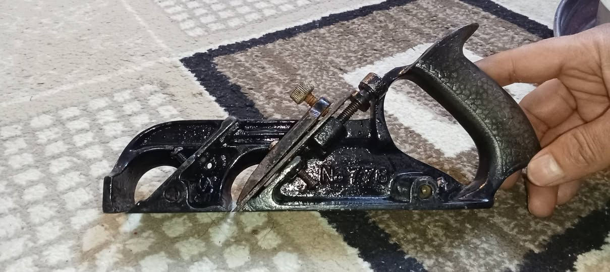 السعر 130 النوعيه إنجلترا ام جمبين للاستفسار اكثر على الرقم ***********
