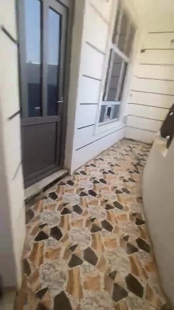 سلام عليكم بيت الليجار طابق ثاني باقي التفاصيل بل فديوو المكان الرمادي شارع 40قرب جامع الواثق الرقم للستفسار ***********

