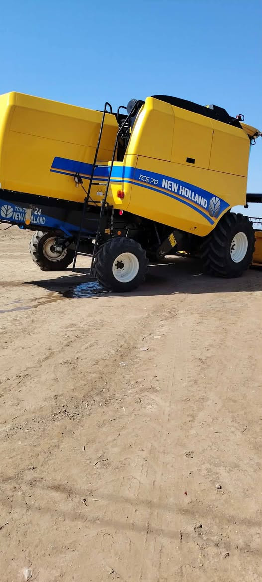 السلام عليكم....
حاصده للبيع موديل 24 دبل ادرام خمسة بلم
مكفولة كفالة عامة كامره مؤسسه 
للاستفسار الاتصال على الرقم التالي ***********
