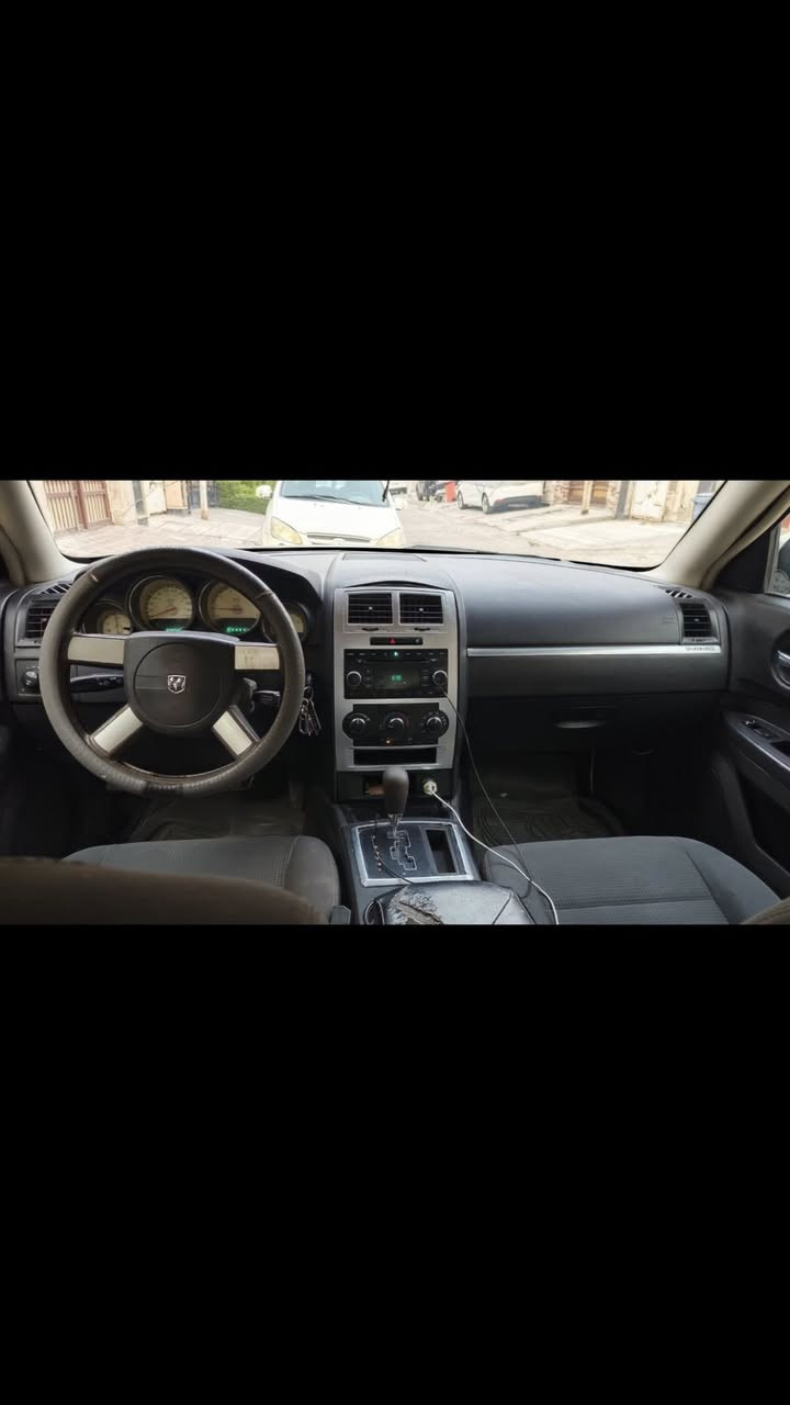 سلام عليكم جارجر موديل 2008 وارد حادثه جاملغ ايسر صدر تبريد تخم تايرات باتري كله جاهزه سياره بيه جراده محرك 6 سلندر 3500 سياره رقمه دهوك بسم عربي بغداد سعره 86 $ مكان سياره بغداد الجمعيه خير الله الاتصال ***********
