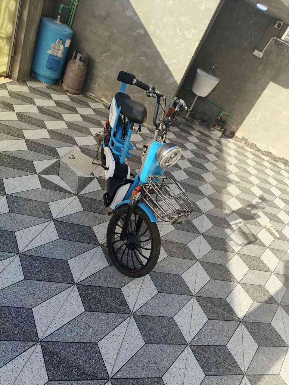 دراجه نظيفه استخدام اسبوعين كل شي شغال 
بطاريات خمسه المكان بابل مركز السعر 350وبيه 
مجال ‏‪***********‬‏
