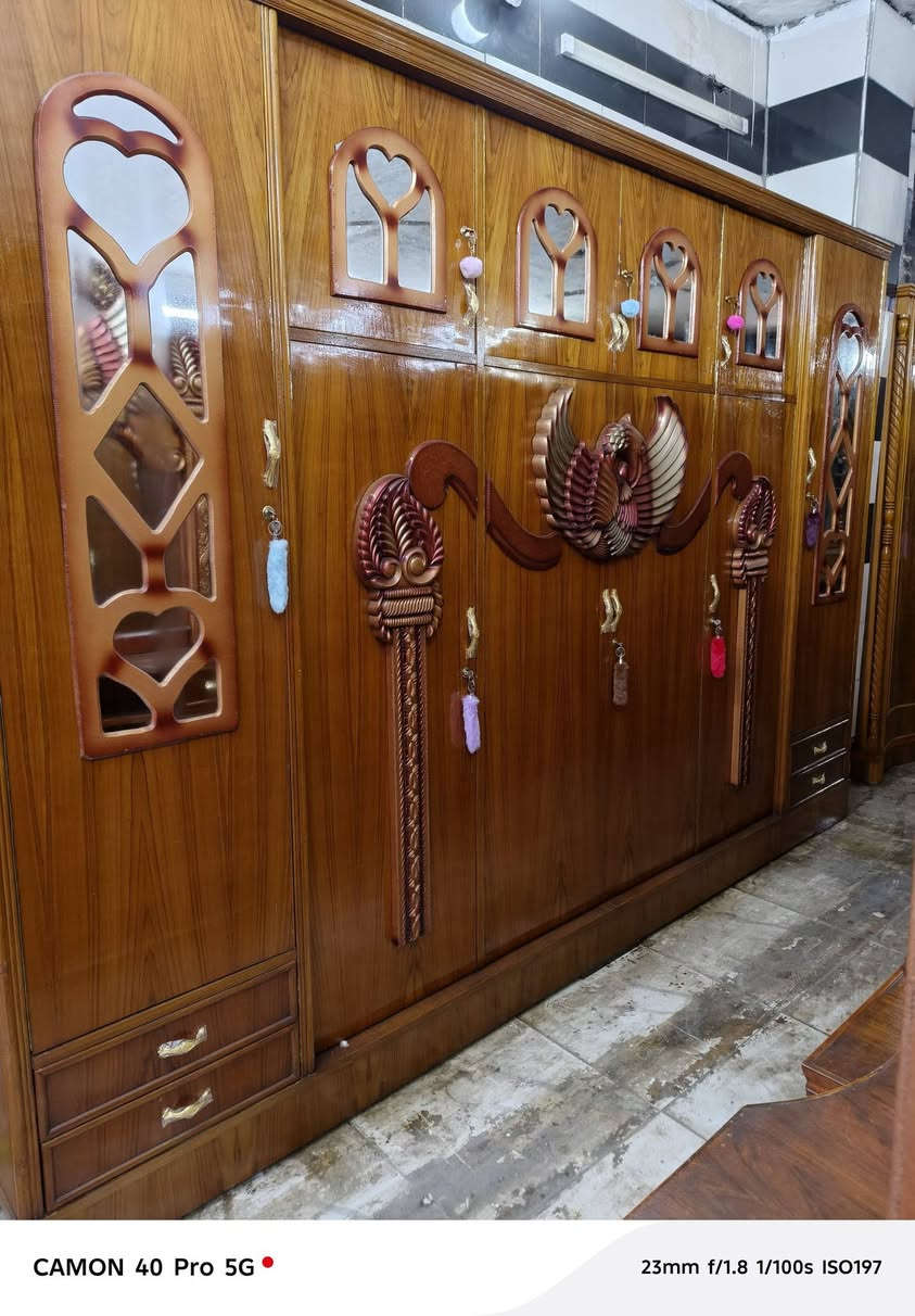 غرفة ٦باب ملحق تزكام شغل ثكيل خارج داخل صاج تكمة اي ضرر مابيها نضافتها 95/100 زاوية كنتورية مكان بغداد فلكة حي النصر سعر ٩٥٠ يوجد توصيل ملاحضة نشتري جميع أنواع الغرف العراقية فقط داخل بغداد ***********
