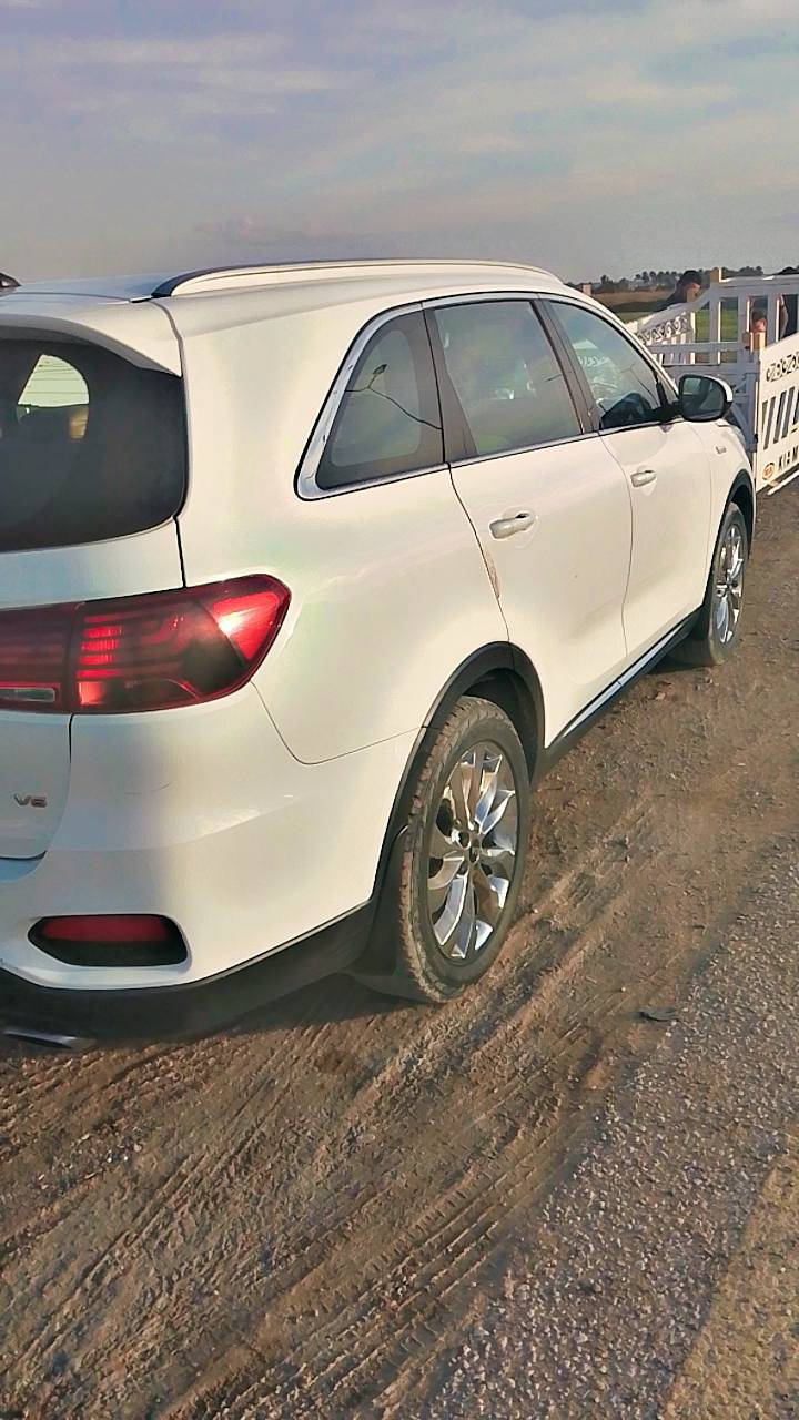 سلام عليكم سورنت موديل 19سياره جديد بيه شويه بل صندوق المكان الرمادي الاستفسار عل  ***********
