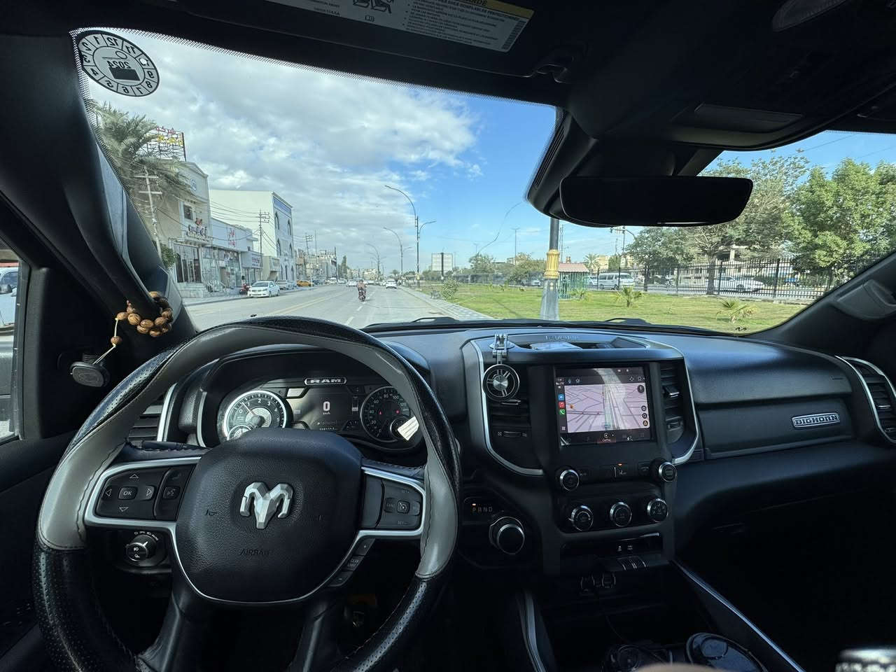 للبيع رام بك هورن باب قصير ٢٠٢٢ اربيل مكينه هيمي ٥٧٠٠ حجم ١٥٠٠ ماشيه ٤٩ الف حادث بنيد سياره جداً نضيفه السعر ٢٦٥ وبيها مجال للاستفسار *********** فقط وتس اب سياره موجوده كربلاء
