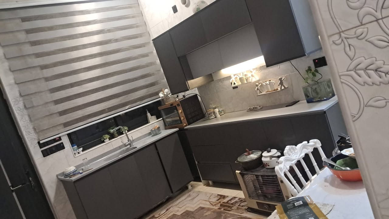 كاونتر نظام تركي للبيع ٤٥٠ مكاني الدوره قياس مترين وعشره سانتيم المعرض  والسنك متر ونص *********** فقط الشراي يتصل
