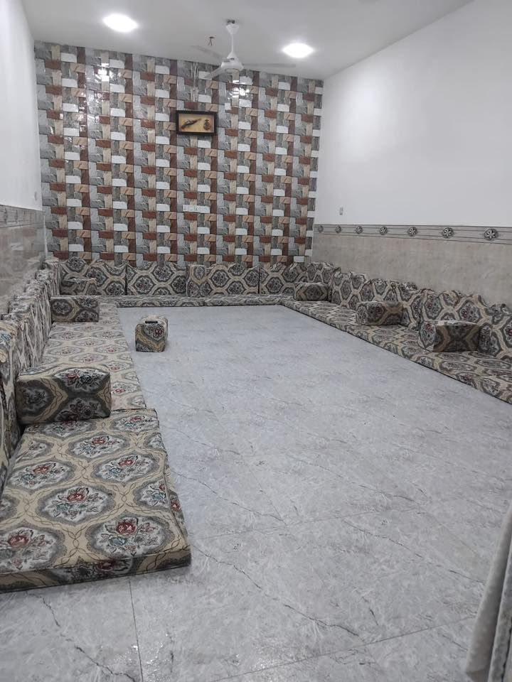 سلام عليكم بيت بالإسكان الصناعي نزله ابو فياض بيت زراعي مساحته 210 نظيف وبناء جديد السعر 135 وبيك مجال 

للتواصل / ***********
