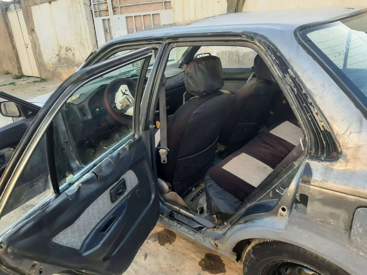 كورلا موديل 90عايزه ترتيب شويه السياره انجليزي انبار السعر 30بيه مجال شويه العنوان  سامراء اتصال ***********
