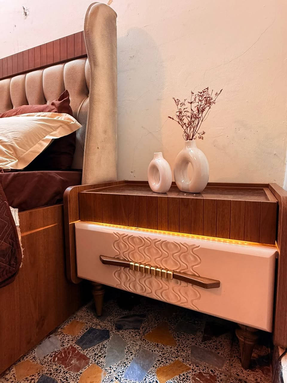 غرفة تركيا نضيفة جداً 10قطع كلها انارة وهايدروليك والسرير مخزن وعرض الكنتور 3امتار و20 مكاني بغداد للأستفسار        

0778 233 2400
