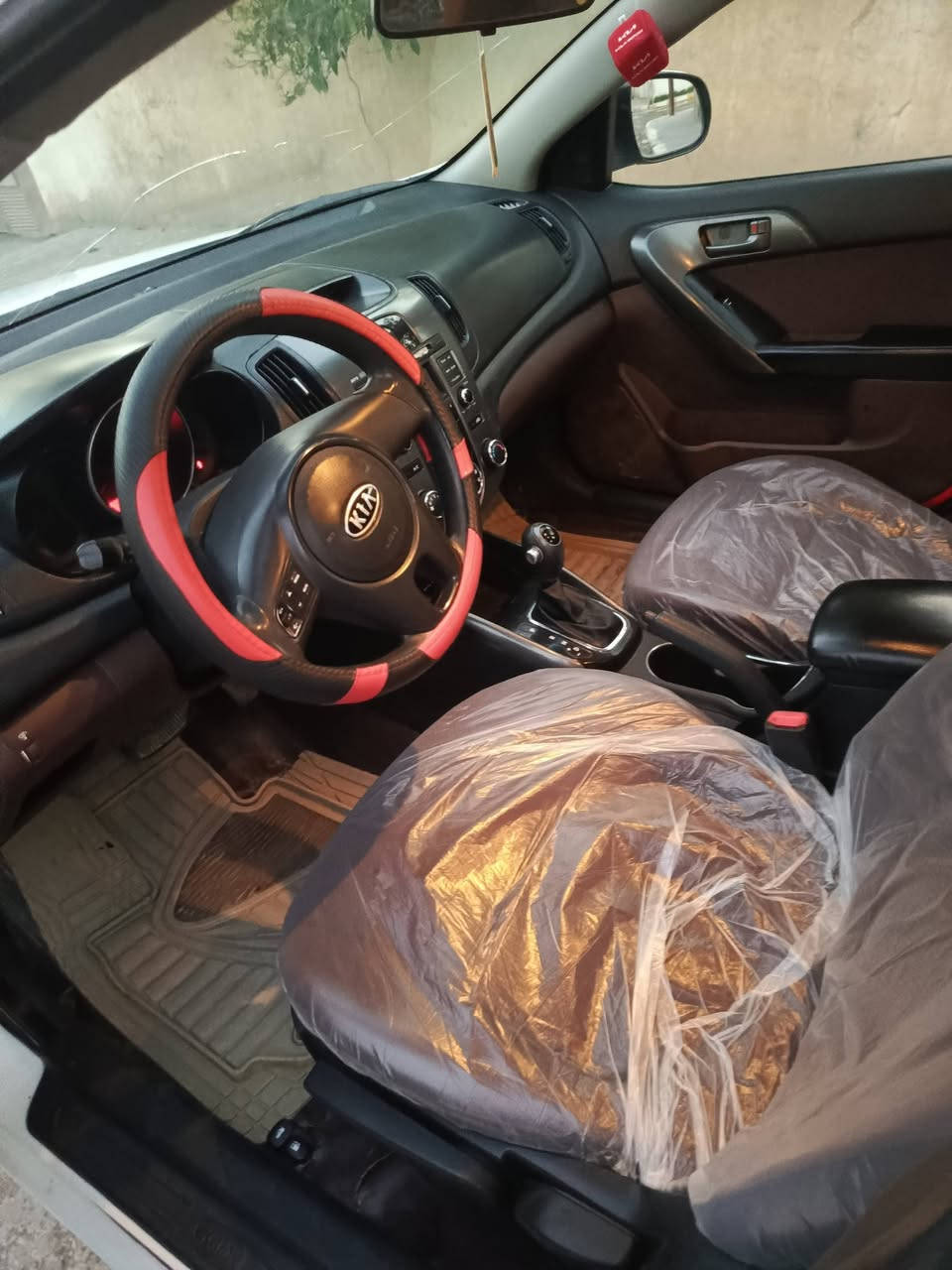 السلام عليكم للبيع كيا سيراتو موديل 2011 خليجي
محرك 16 +كير6نمر+صدر+كهربائيات+تبريد كله شرط السياره كلين بدون حادث بدون صبغ شرط بيها فقط شبر تكحيل بل هلال الخلفي والباقي مكفول رقم اربيل سنوية جديدة شرط التحويل السعر 110وبيها مجال مكان السياره صلاح الدين سامراء أو تكريت ***********
