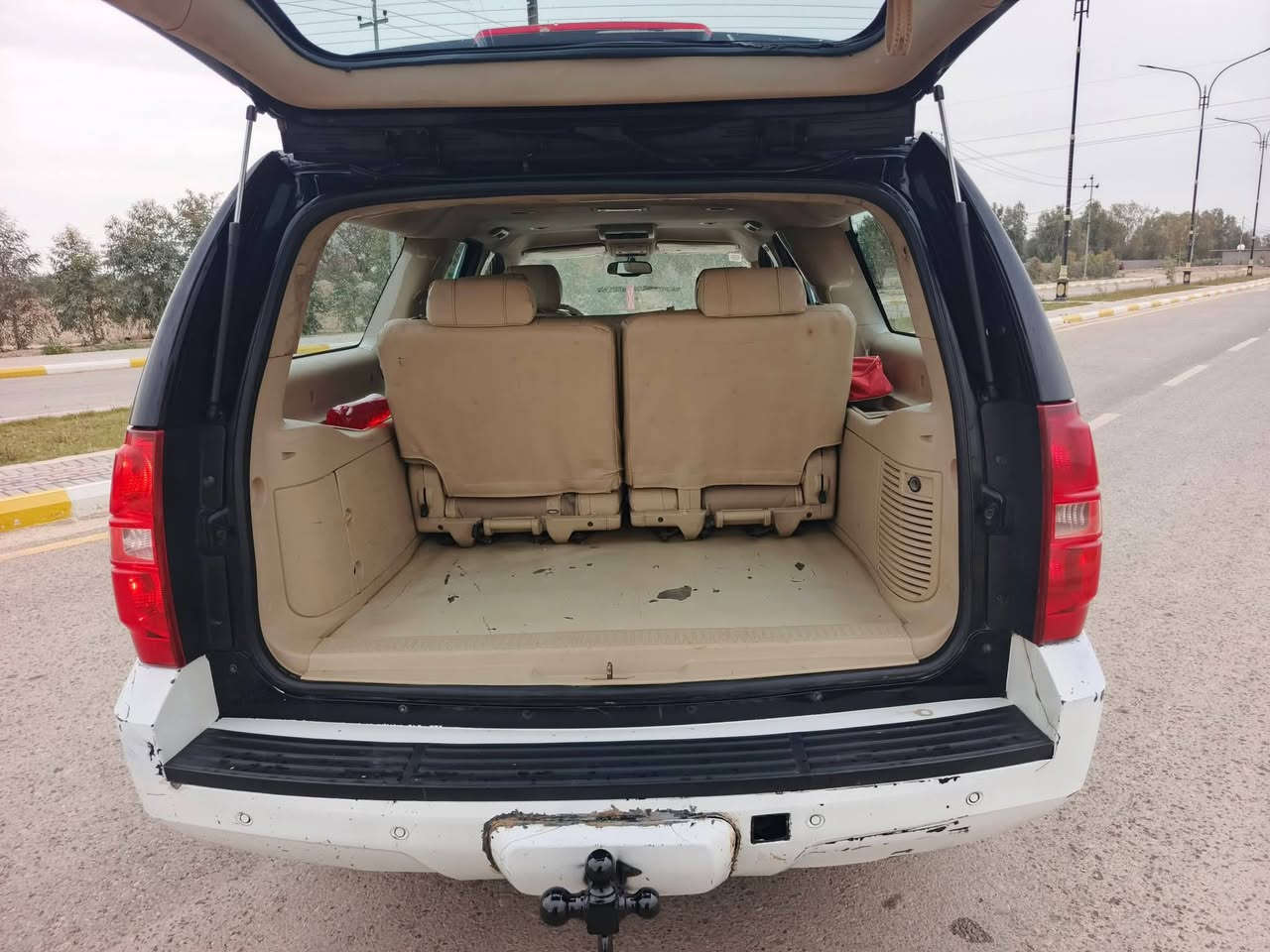 سلام عليكم 
شوفر ليت طويله أجره للبيع 
موديل 2010 خليجي كفاله عامه. 
السياره جاهزه بسمي  رقم بغداد هزه نهايه 30
السياره معروضه ب 125وبيه مجال 
مكان السياره واسط. بدره. 
اتصال ***********
