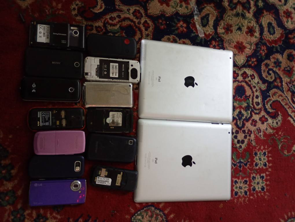 سلام عليكم اجهزه للبيع شلعه ابيع فقط كلهن شغالات بس بيهن نقص رقمي واتساب ***********. مكاني بغداد العبيدي ايبادات شغالات بس يراد فورمات والزغار نقص بيهن بطاريت بغداد, العراق
