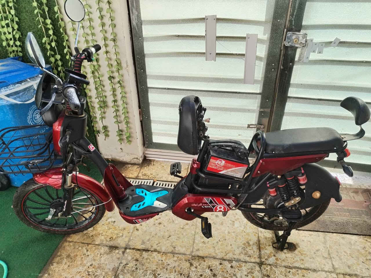 السلام عليكم دراجه شحن حجم 20 و 4 سرع نظيفه استعمال موسم واحد نقصها بطريات فقط سوجين بصمه انذار شغاله 100 بال100 السعر 150 الف *********** واتساب
