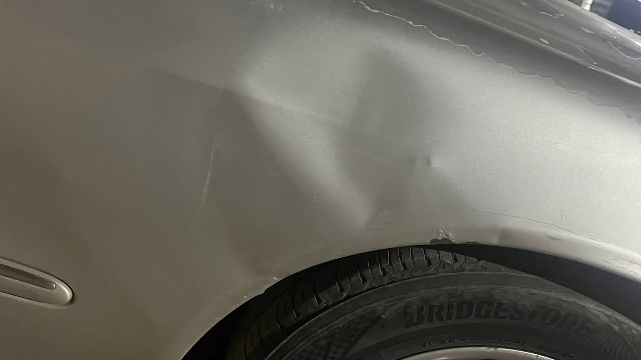 السلام عليكم مرسيديس عواصه s500 سياره مابيه اي تبديل وأي صبغ كشر ودواخل 70٪؜وطخه خفيفه بل جاملغ تبريد شغال السعر 195ورقه وبي  مجال


**إذا كنت صاحب هذا الإعلان وتريد حذفه لأي سبب، رجاءا أرسل رسالة إلى الدعم الفني**