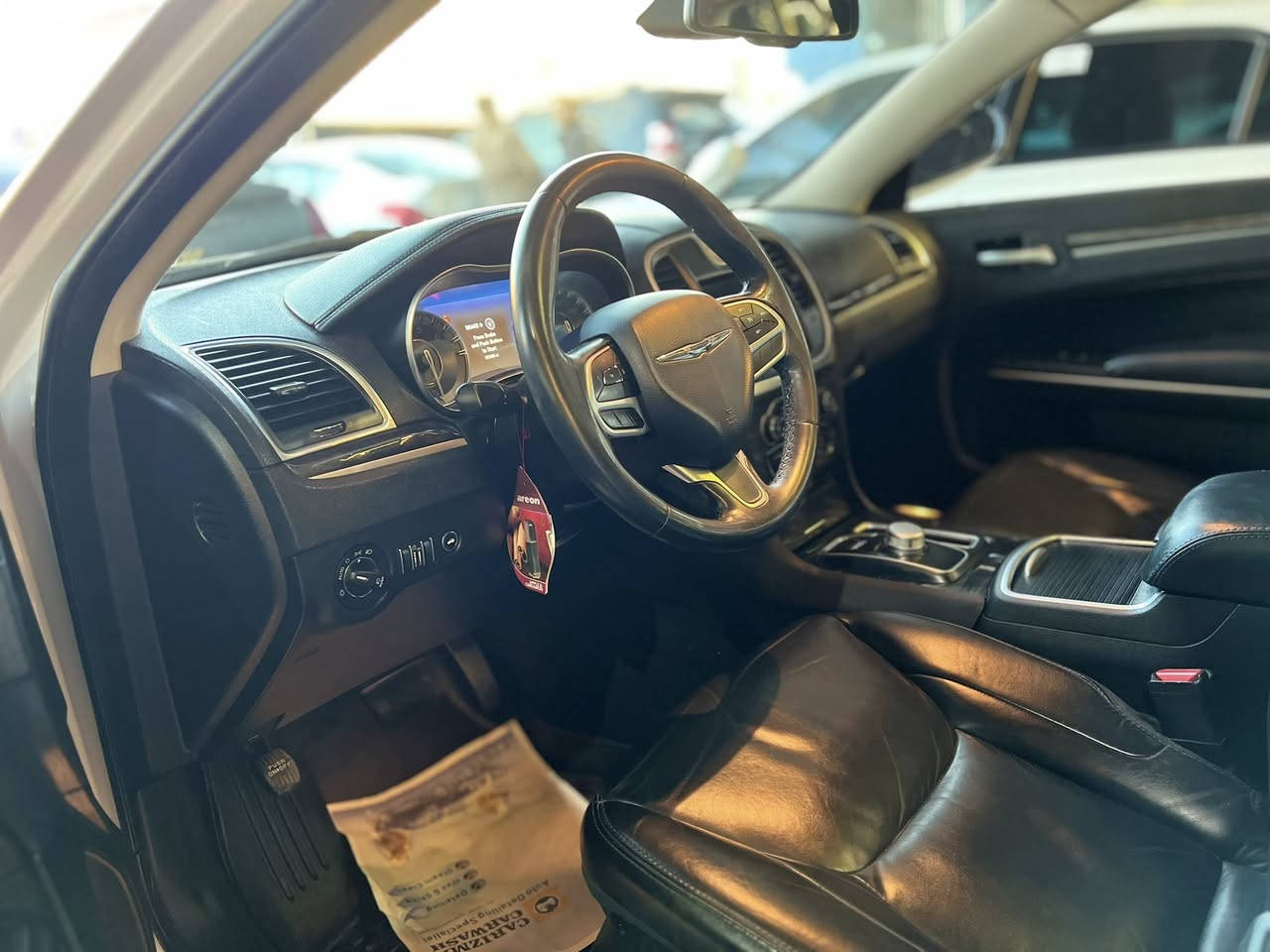 (كــرایسلــــر  C300 2019 (Limited
عداد المسافات:123 mil 

المواصفات:  مواصفات لمتد المرغوب ١/١ 

٦سلندر محرك(٣٦٠٠)

بصمة

حساس و كاميرا خلفي 

بانوراما

كراسي جلد اصلي الاسود بلاديي
كراسي اثنين كهرباء

شاشة كبيرة
شاشة عرض الاعطال

ويلات كروم بلادي 
ناقل حركة ٨ نمر

عدسة دخاني زنون(عالي+ناصي)

كير محرك بشرط

للاستفسار :

***********

***********
