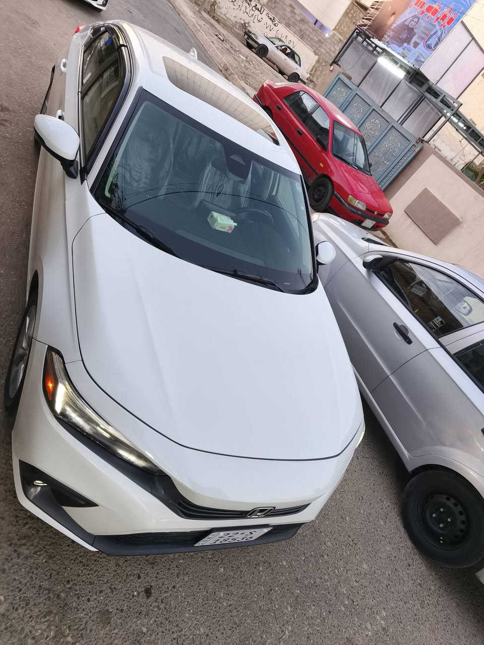 هوندا سيفيك ياباني اصلي
موديل 2024 فول مواصفات 
محرك 2000 بانزين تنفس طبيعي 
تحكم ستيرن 
بصمه 
تشغيل عن بعد 
دخول ذكي 
Auto stop
تحديد مسار 
فتحة سقف 
كشنات الامامي + ستيرن تدفئة 
ماشية 60 الف كيلومتر 
وبقية المواصفات المعروفة 
ضررها فقط طخة خفيفة بالصندوق تحت الرقم فقط معجون والصندوق كلير بشرط 
البراكيت مالت الشاصي رصعه خفيفة الايرباكات وضع الشركة بشرط
غير هذا كلشي شرط سيارة نظيفة بمعنى الكلمة 
مرقمة وكاملة 

مكان السيارة كركوك 
***********
متوفر واتساب
