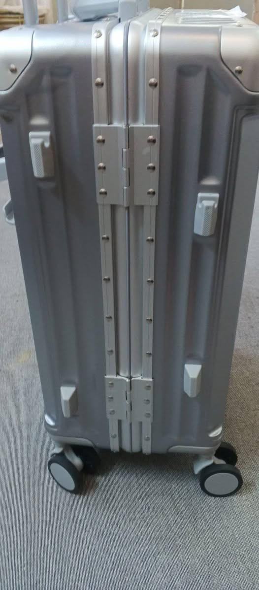 جنطه سفر الإطار المنيوم موديل قاصه قياس 55سم في 35
السعر40


**إذا كنت صاحب هذا الإعلان وتريد حذفه لأي سبب، رجاءا أرسل رسالة إلى الدعم الفني**