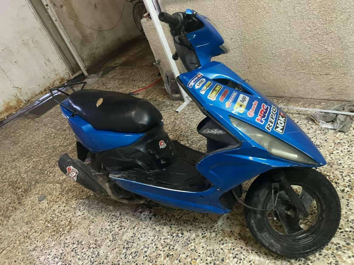 السلام عليكم دراجه ماكس مضلع لون ازرق نوزل اكلجات شلعه معدل السلف شخال كهربائي كلهاه شخاله بريكات شخاله. ماناقصه شي باتر جديد تايرات جدد. بس به. نضوح. بصيط.  الدراجه خير من الله السعر ٤٠٠ وبيه مجال مستعجل عليها مكاني بغداد الاعظميه سبع ابكار. متواجد. واتساب فقط عله الرقم *********** .
