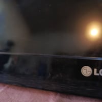 شاشة LG للبيع شغالة السعر ب 80 وبيهة مجال للطيبين الاستفسار 0785129600...