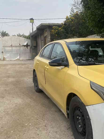 سلام عليكم فورتي 2021 وارد امريكي للبيع حادثها بل حوض مال صندوك بيها طخات قليله يعني يرادلها سمكره وصبغ تكعد سياره كير ومحرك جدد كيرها حورته ATM ومكينه لعام شديتها 
120 وبيها مجال للشراي بس لتعبني ولا اتعبك اكفلك لكير ولمحرك ولكشر كدام عينك
***********
