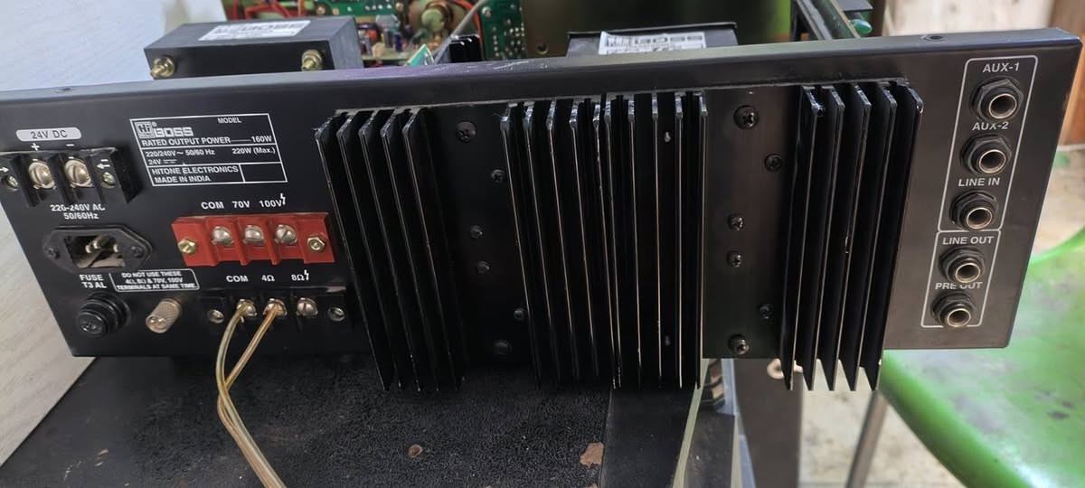 السلام عليكم جهاز صناعة هندي كله شغال فووول بلوتوث رام اواكس فلاش مايكات 
الشراي يقيم بالحظ وبالخت ملاحظته فتحته لغرض التنظيف من التراب حجم چبير مكاني بغداد حسينية راشديه


**إذا كنت صاحب هذا الإعلان وتريد حذفه لأي سبب، رجاءا أرسل رسالة إلى الدعم الفني**