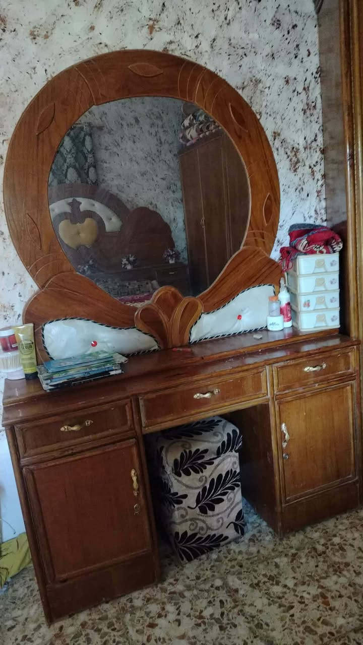 غرفه نوم صاج اخت الجديده سعر 480.   محاويل
العنده أغراض غرفه نوم انشرهن وعلبيع إلي نسبه بسيطه يتفضل خاص 
تابعني ليصلك كل جديد


**إذا كنت صاحب هذا الإعلان وتريد حذفه لأي سبب، رجاءا أرسل رسالة إلى الدعم الفني**