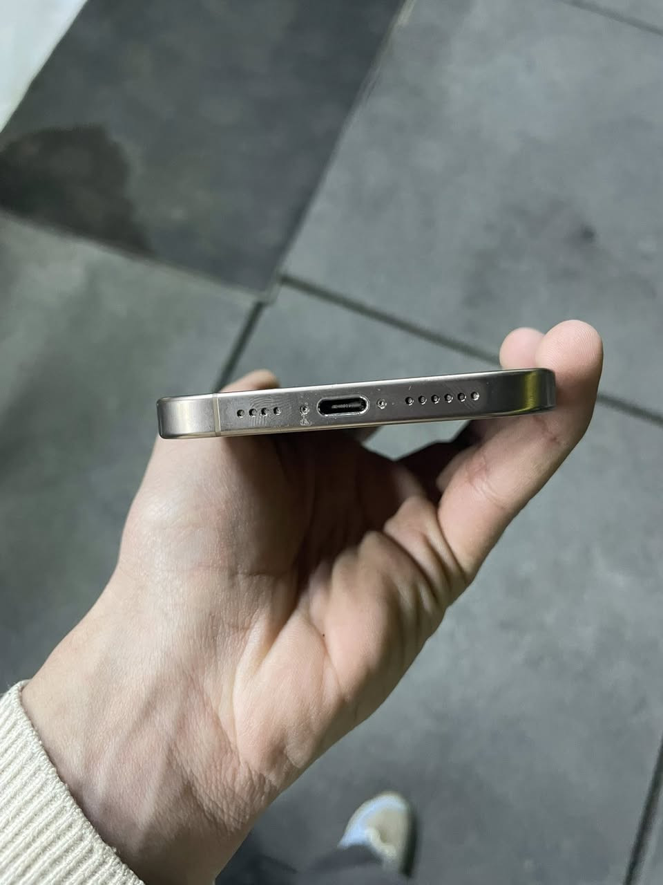 السلام عليكم 
ايفون 16برو ماكس ❤️
ذاكرة 256🔥
بطارية 89🔋
دورات شحن 509🔌
جهاز نضيف ومكفول 🔥
نضافة 100💯
سعر1300وبي  مجال للشراي 💵
مكاني بغداد حي اور 📍
***********📱
خاص مفتوح 🔓
