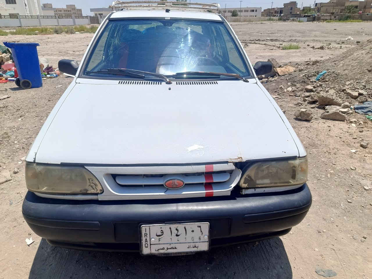 السلام عليكم سايبا للبيع موديل ٢٠١١ محرك بي تبخير وناقصهة مشط مال استيرن سايرة بأسم نسيبي ثاني يوم يحولك *********** السياراة رايدهة ٢٣ورقة
