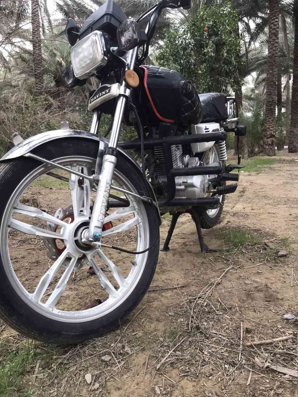 سلام عليكم   دراجه سيفان للبيع موديل 21 اوراق كامله دراجه كلها شغاله مابيها اي نقص شلعه ومعدل فول 
زوج تاير مصار شهر من شديتهن    مكان ديالى ابو صيده 
السعر ..575وبيها مجال  رقم…***********
