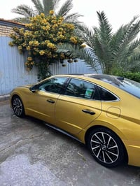 سوناتا 2020 رقم بغداد باسمي   سيارة فووول عدا الفتحه ماشيه 65 ميل  ضرر...