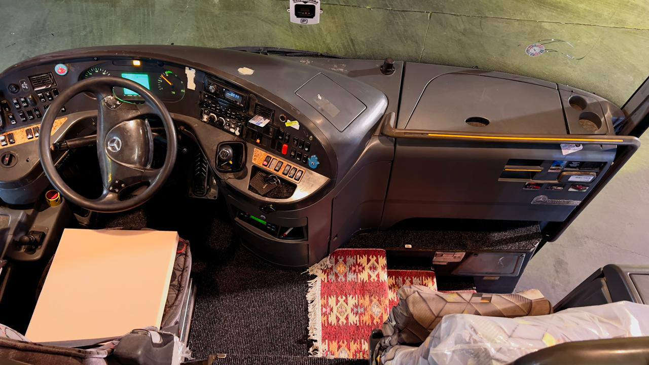 السلام عليكم باص ترافكو للبيع موديل 2014  واقع حال بغداد كير مكينة كفالة تخم تاير مقدم جديد قبل شهر فاتحة عدد الركاب 60 المكان النجف ‏‪***********‬‏
