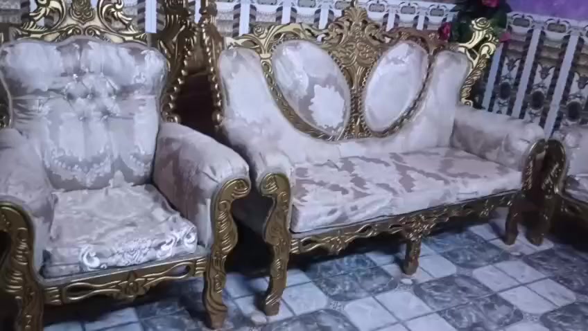 هذا تخم مصري ملكي تزغام وما بي ضرر مال بيت للبيع سعره مليونين ونص ومحتاج واريده ابيعه سعره 600 واللي يريده مكان بغداد يتفضل خاص ويوجد اتصال واتساب ***********
