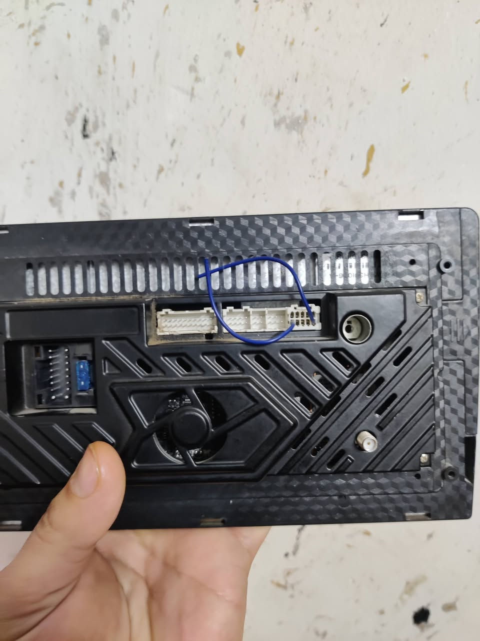 سلام عليكم شاشه سياره اندرويد حجم 9انج صوت عالي وواضح راديو جي بي اس شغال فلاش ميموري خزن فيديوهات 
فقط انارتها ضعيفه وترمش 
اعلى سعر ابيع 
***********واتساب فقط خلي سعر واطبلك خاص
