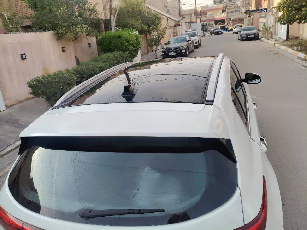 السلام عليكم للبيع
سبورتج 2017 موصفات جيتي
 لاين
وارد امريكي 
فول للخير اعلى فئه
بانوراما
بصمه
بصمه ابواب
كشن كهرباء
جلد
شفتات ستيرن
تحكم ستيرن
شاشه كبيره
مري شفط  
بيها قطعتين تبديل 
وقطعه صبغ
السعر150

العنوان بغداد شعب ***********
