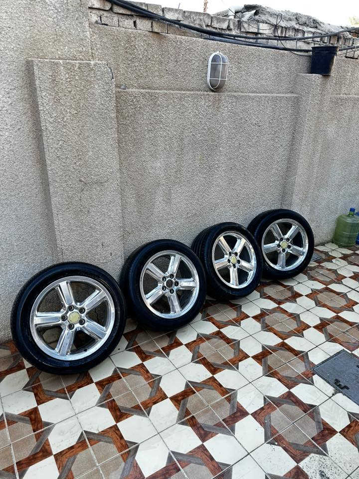 السلام عليكم 

ويل مع تايرات حجم 18 كروم للبيع فقط
التايرات مو جدد 
السعر 250 وبي مجال 

***********
