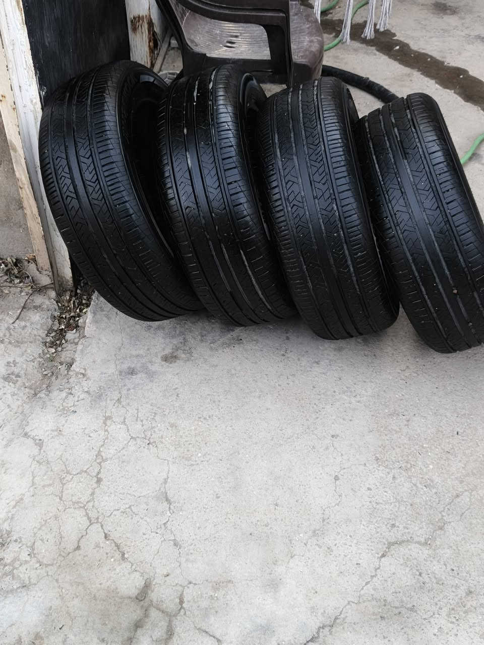 سلام عليكم تايرات كورلا اي سيارة يرهمن قياس 205/55/16نضاف جدا بس واحد بي فتيلة نضاف جدا شركة مال سيارة زيرو 120بيهن مجال *********** مكاني زعفرانية
