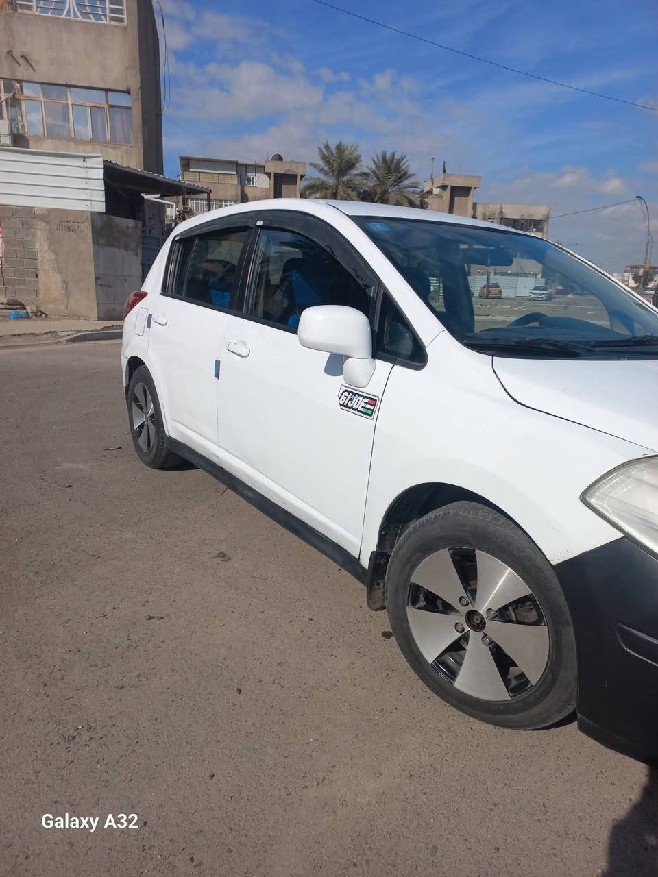 السلام عليكم فيرسا 2009كير مكينه نضيفات صدر نضيف تخم تاير جديد بها مكانت صبغ اني ابيع احزام قماره تكم مابيه صبغ تبريد شغال كهربائيات شغاله 
السعر.....68 بيها مجال 
مكان ...بغداد السيديه 
للاستفسار .....***********
