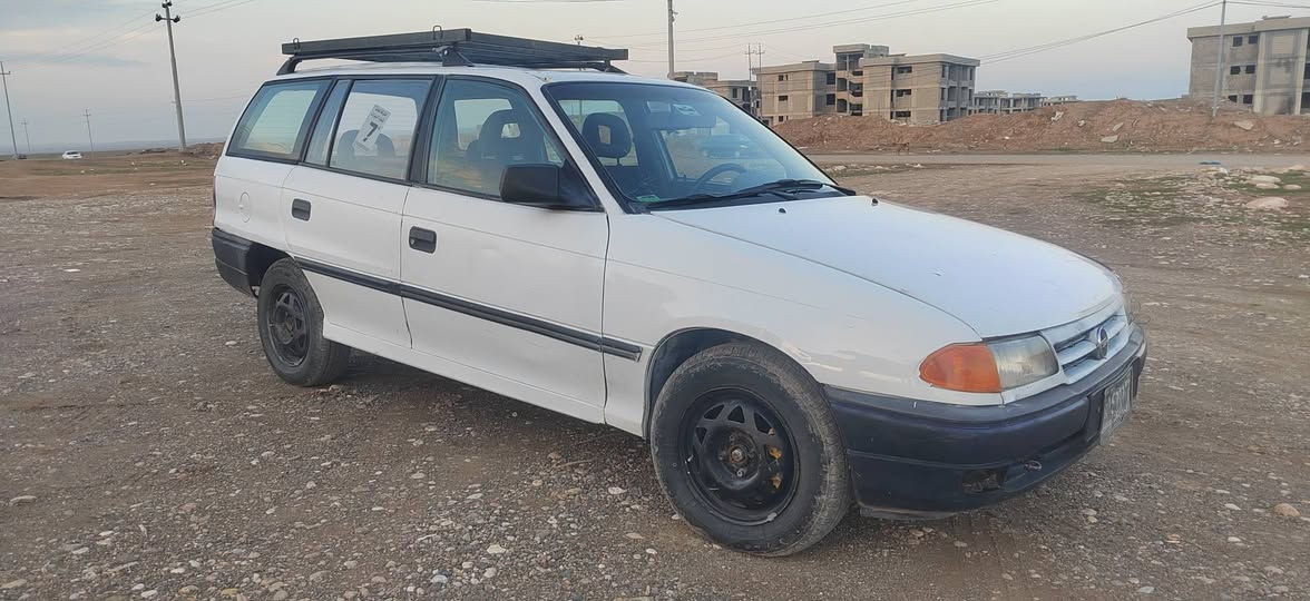 ئۆپل ئەستەرا
مەکینە 20 
مۆدیل 92
مالی کەسابەتو دووستە
چاروا تاییە لۆکی لەژیرە 
کارەبای بەشەرت 
دەعمولی دراوی نیە 
تەقەورەقەی نیە 
سەنەوی بەشەرتی حاسیبە 
وەکالەیشی لەگەلە 
20گەلا 
ژم *********** السليمانية, العراق
