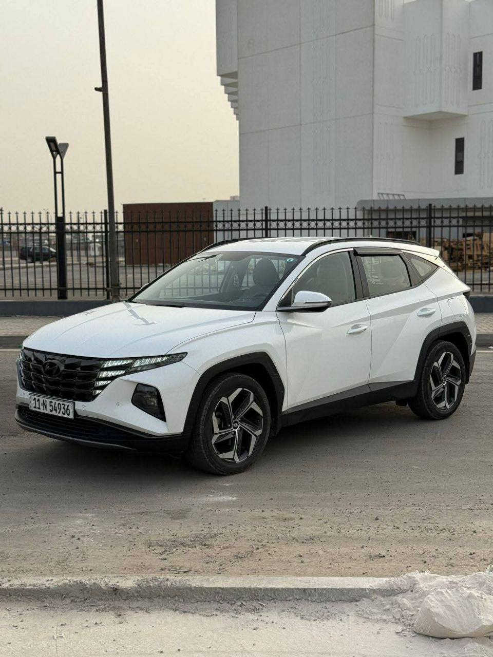 هيونداي توسان 2022 خليجي مكفوله كفاله عامه
 فول مواصفات عدى البانوراما
‏رقم بغداد بسمي هزه وفحص جديد بشهر 7 مجددهن مشروع وطني اي محافظه تداور
‏حجم المحرك 2000
‏ويل 19 رياضي
‏شاشه دجتل
‏تشغيل بصمة 
‏تشغيل عن بعد
‏AIRBAG عدد 2
‏سايد بريك دگمة   
‏بك لايت LED
‏كروس سرعه
‏اتو هولد اريل نفيكيتر
‏مقاعد امامية كهرباء 
‏بردات ابواب خلفية 
‏حساسات امامية 
‏حساسات خلفية 
‏حساس كشنات
‏تحكم مقود كامل
‏بصمات عدد 2 
‏انارة ترحيب
‏مدوشمه جلد كشنات وارضيه
‏نقطة نزول منحدرات
‏نظام مانع تزحلق  ‏ABS
‏شاحن موبايل واير ليس  
‏اشاير بالمري والمري قابلة للطي 
‏مخرج AUX
‏مخرج USB
‏BIuetooth
‏مخرج منفذ الطاقة عدد 2    
‏درايف مود
‏(Normail - eco- sport t) 
‏كفاله عامه من جميع النواحي السعر 213 بيه مجال بسيط 
‏الاستفسار اكثر *********** مكاني ديوانيه
