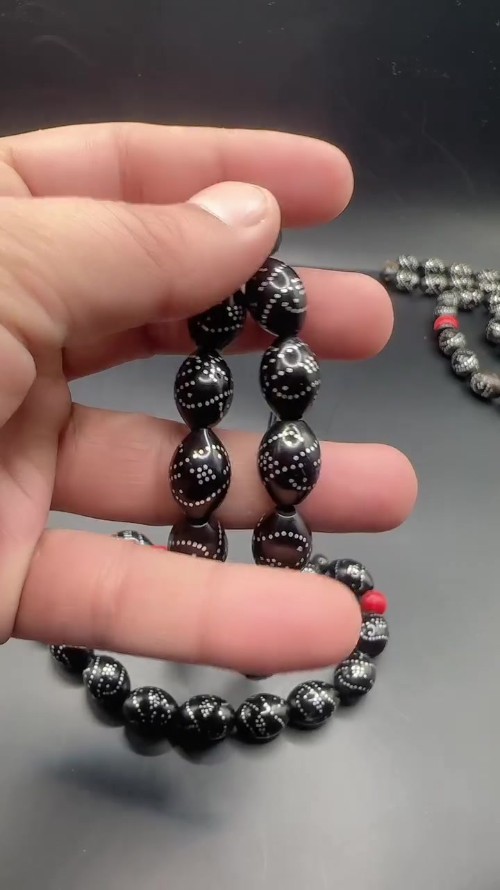 سلام عليكم من رخصة مدير الكروب المحترم
يسر يسر الله اموركم وحسن حالك 
مسباحين يسر بحر الاحمر الطبيعي جراخة مصرية دك فضة نافر انتيك يدوي بالكامل
واضح من اختلاف المقاس بالخرز  يلي ع باب الله يتفضل خاص وبالخدمة ماقصرنا مع حدا وانشاء الله مانقصر مع حد


**إذا كنت صاحب هذا الإعلان وتريد حذفه لأي سبب، رجاءا أرسل رسالة إلى الدعم الفني**