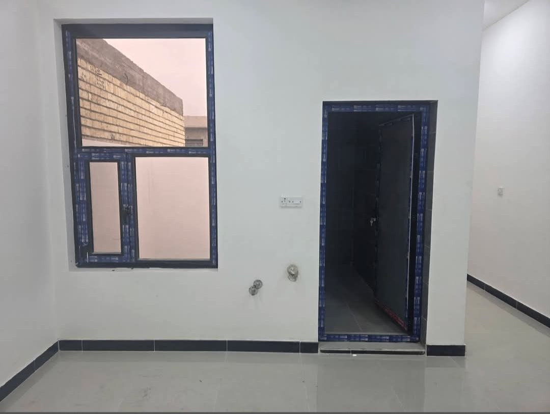 السلام عليكم كادر جص وبورك من الموصل مبيت بنفس موقع العمل 4 خلفات شغل استلام مهندس واتساب ***********
