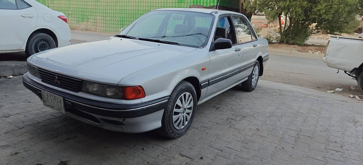 السلام عليكم
مسيوبيشي كلانت موديل 1991 رقم بغداد محرك سوناتا 2000 كير عادي اللون رصاصي (سلفر) سياره مصبوغة عام للجمالية بدون حادث داخل نظيف سياره جاهز مكينه كير تبريد حدادية السيارة مال جناي
 السعر : 37 ورقة وبيها مجال بسيط 
رقم الهاتف: ***********
العنوان : بغداد البنوك
