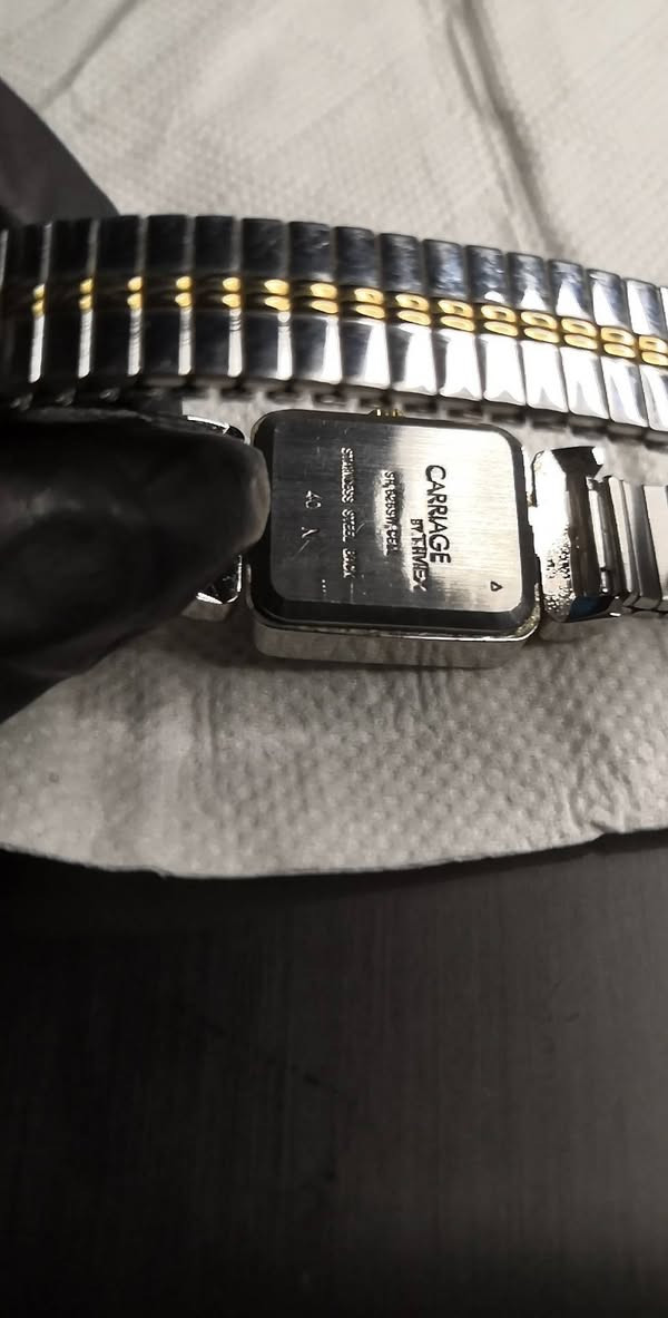 ساعات نسائيه ناعمات كلش اصليات مختمات حفر من الضهر سعر  القطعه ٨ الف يوجد توصيل لجميع المحافظات


**إذا كنت صاحب هذا الإعلان وتريد حذفه لأي سبب، رجاءا أرسل رسالة إلى الدعم الفني**