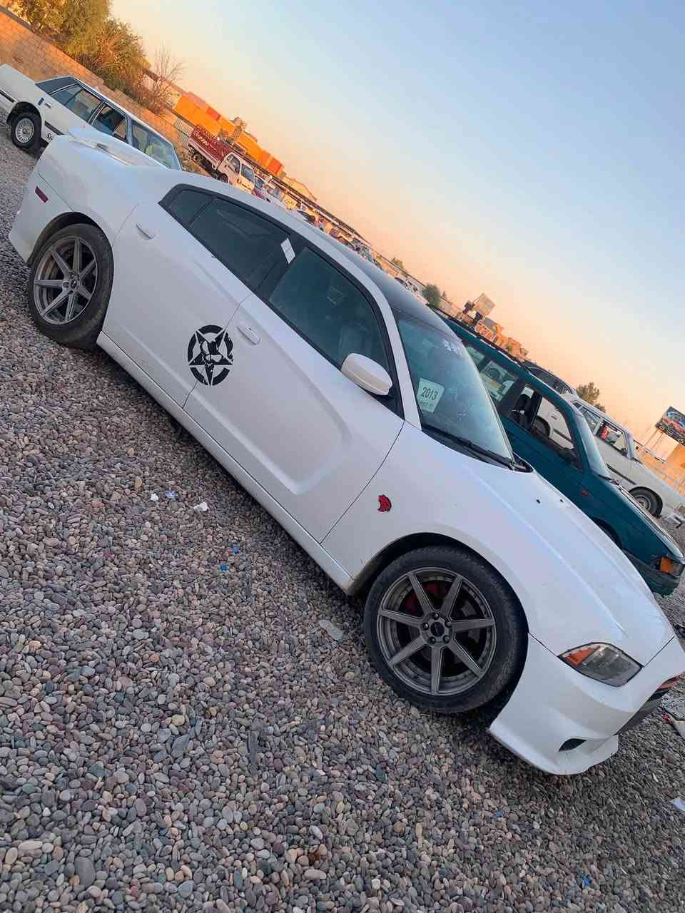 سلام عليكم جارجر موديل 2014  SRT  گصه بجم فقط السياره مامسجل للبيع او مراوس بسياره گص حسب القناعه 
بصمه تحكم ستيرن شاشه جبيره تشقيل عن بعد محرك V8هيمي صدر 70 بلميه تواير طخم تواير جديد 
السعر 55 وبي مجال 

للستفسار ***********/ ***********

