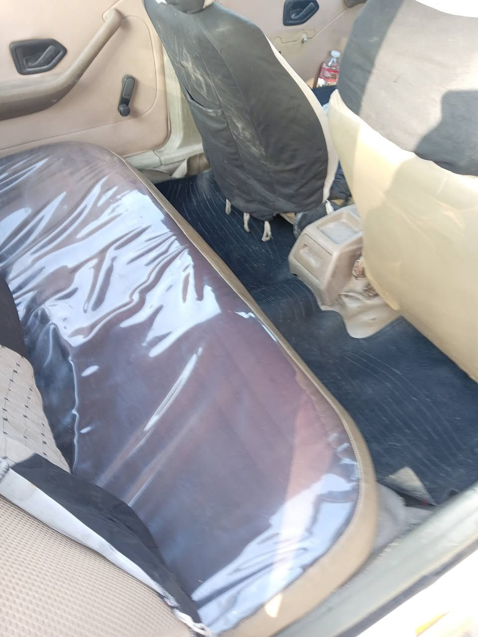 بيجو 405بدون صبغ بدون ضربه فقط جاملغ عكس السايق مبدل بسبب اخياس مكينة ياباني يارس كير اوتو جاهزه عده الصدر تعبان رقم انكليزي بسمي مصغره هيىه وغرامات السعر 32بيها مجال اتصال ***********
