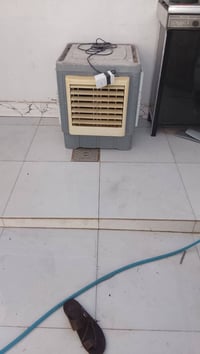 مبردة خارجي  حجم اثنين سعره 100 قفل مكان عصريه بدون معامله 07715740535
