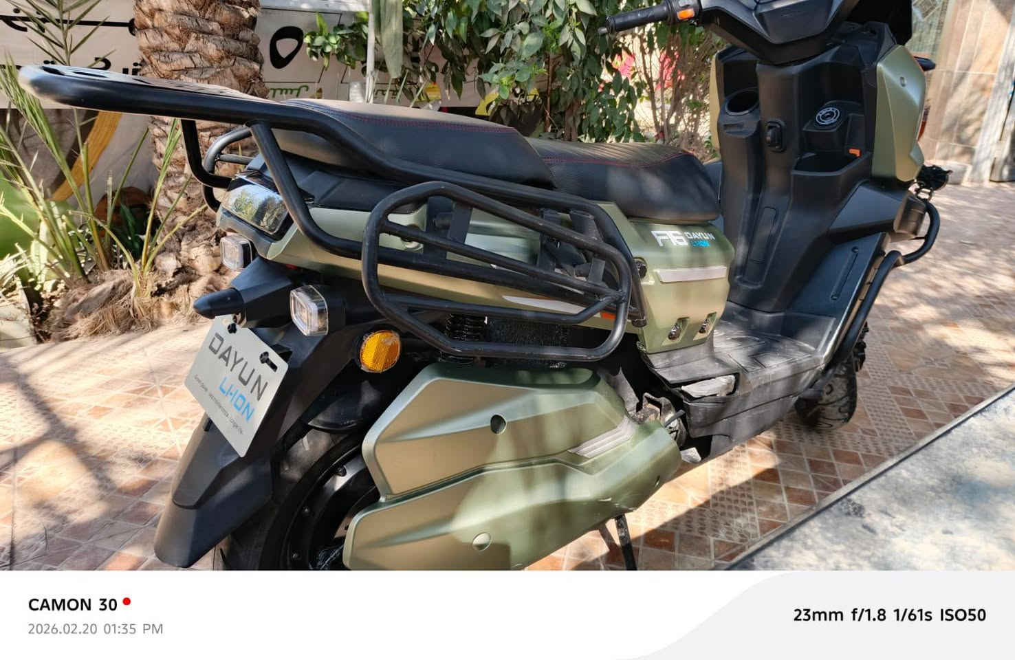 سلام عليكم دراجه للبيع من شركه  DAYUN Li-ion موديل F6 ⚡ موديل 2025  دراجه نضيفه جدآ وبحاله ممتازه وما بيه اي مشاكل 
مميزاتها 
1بطارية ليثيوم أصلية (Li-ion) – شحن سريع وأداء قوي
2عزم قوي وانطلاقة سريعة
3إنارة LED أمامي وخلفي شكل سبورت
4فرامل دسك أمامي – أمان عالي
5نظيفة جداً واستعمال خفيف
6 سماعات بلوتوث 
7 تقطع بشحنه الكامله  90 كيلومتر 
8 سرعته القصوى 75 حقيقي 

(الدراجة جاهزة تمشي بيها فوراً، ما محتاجة ولا فلس صرف 👌)
المكان البياع  
رقم الهاتف   *********** واتساب  ورصيد فقط
سعر مليون ونص وبيه مجال
