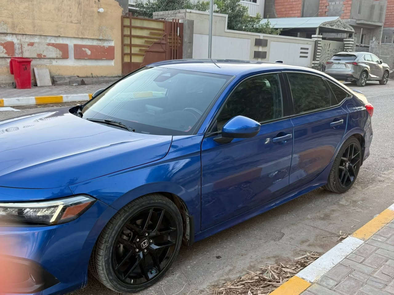 السلام  عليكم هوندا سفك 2023بدون رقم تترقم جميع المحافظات / مواصفاتها سبورت بصمه تشغيل ويل عالي لايت زينون رادار امامي شاشه كبيره هندبريك بصمه انظمه قياده ماشيه 19الف  / حادثها جاملغ امامي وبنيد / السعر 125بيها مجال بصيط / ***********
