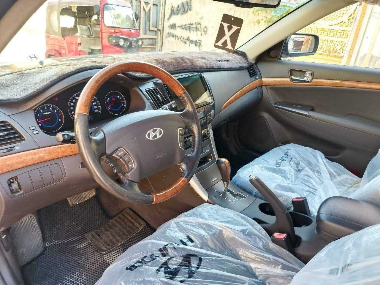 سوناته للبيع متومه رقم سليمانيه كامل سنويه  ورقم نكليزي سياره جديده من كلشي وفول عده الفتحه يعني مالت جناي كوريه اصل بانزين  2009  تبريد محرك كير تايرات كله جديد بيه كصه جنطه فقط  سعر اتصل ودلل ‏‪‏‪***********‬‏
