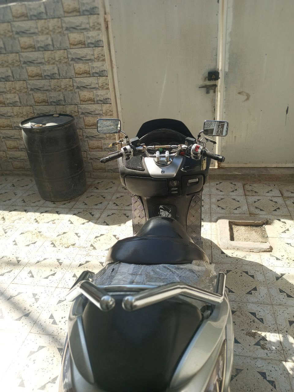 سلام عليكم دراجه فورزه 09 للبيع مكاني واسط قضاء الحي دراجه كهربائيات  شغاله كله مكفوله كفرات ومكينه سعر 950وبيه مجال شراي اتصل ***********

