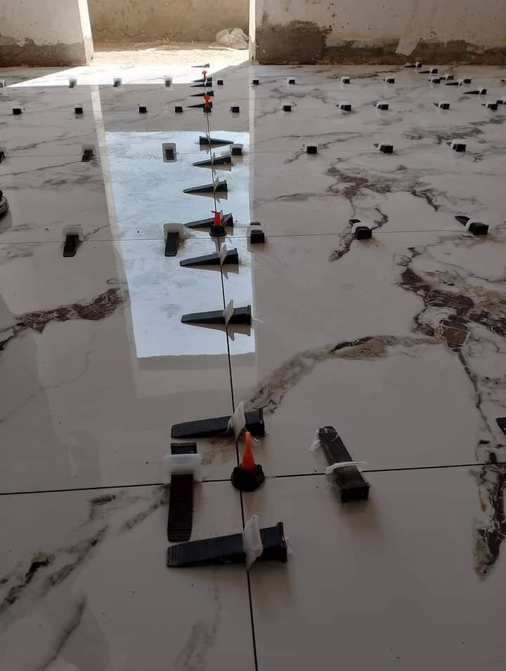 (ادمن وافق رحمه الاهلك) خلفة سيراميك متفرغ شغل درجة اولى شرط كبان واسعار مناسبة سعر المتر ٦ الف اتصل وبيك خير ودلل ***********
